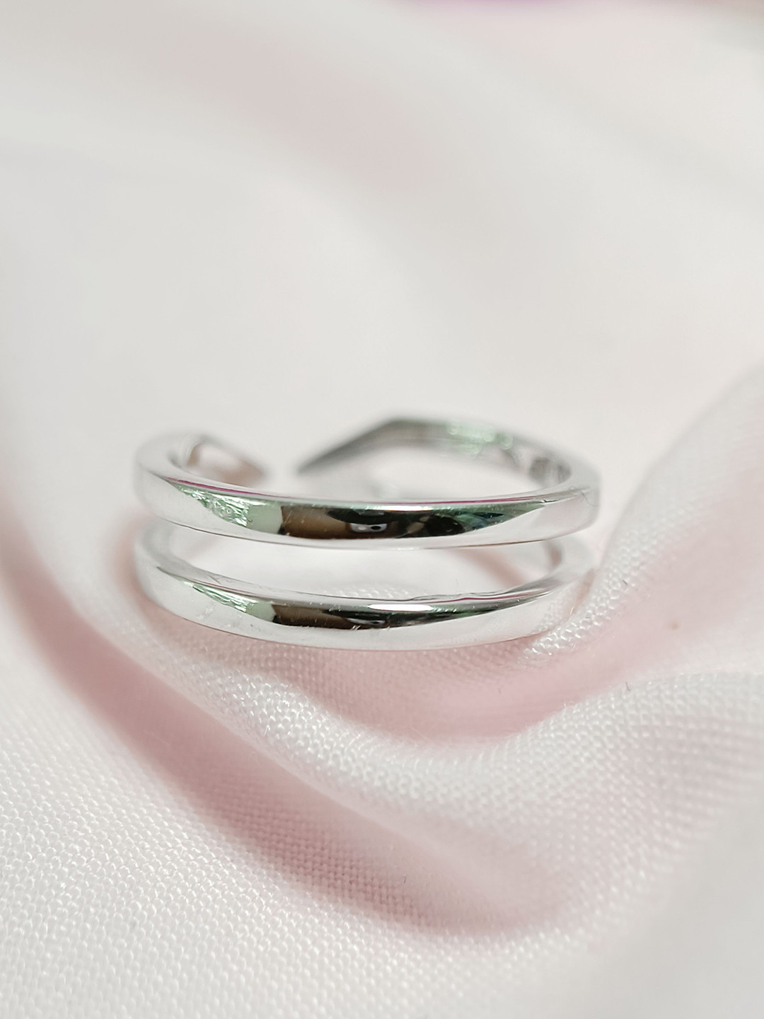 INARI SHINES 925 Silver Rhodium-Plated Two Layered Band Finger Ring