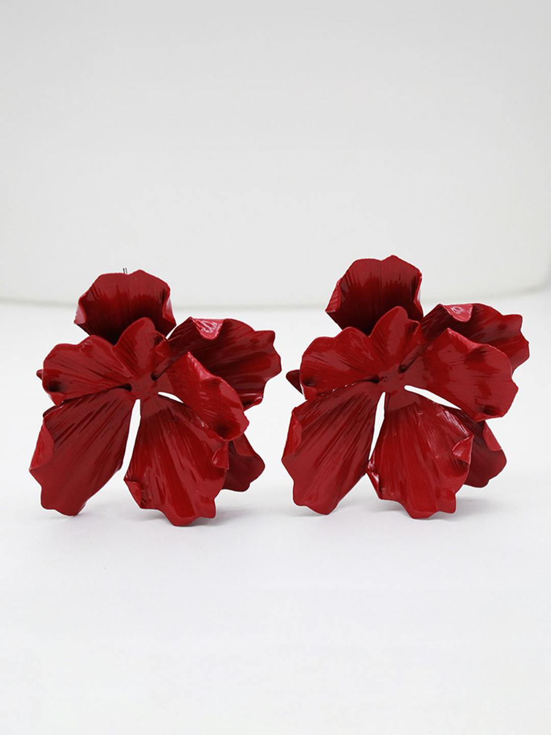 BLYSK Floral Shaped Studs
