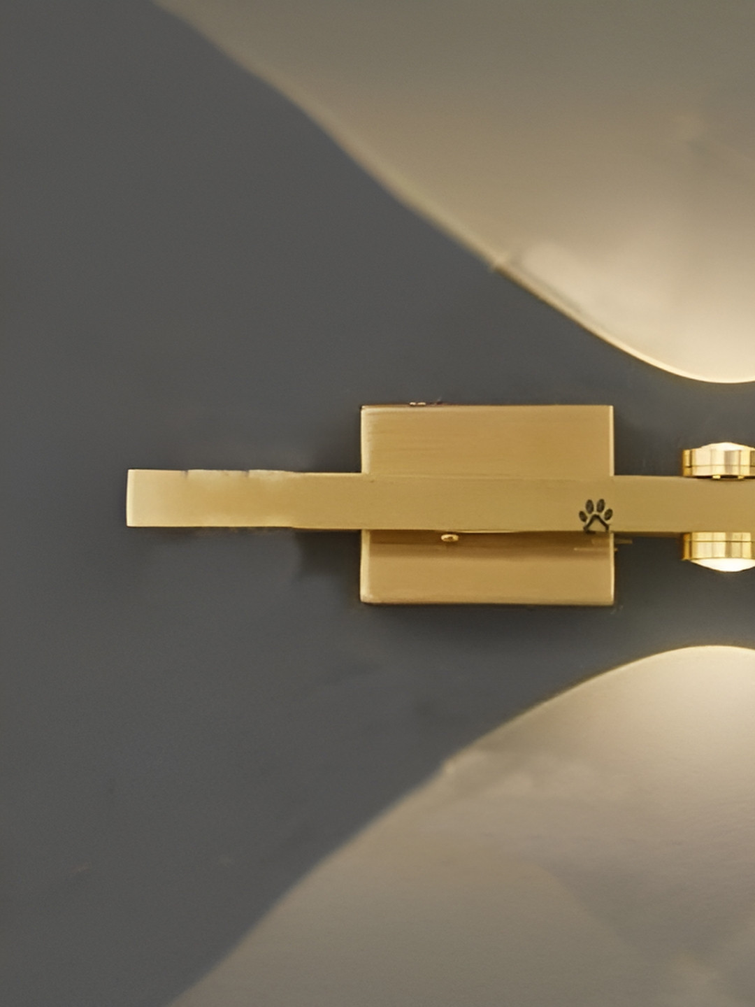 Mufasa Gold-Toned LED Aluminium Wall Lamp