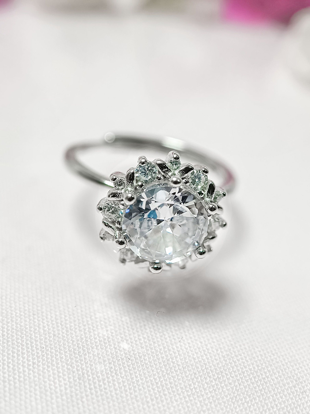 INARI SHINES 925 Silver Rhodium-Plated CZ Studded Solitaire Engagement Finger Ring