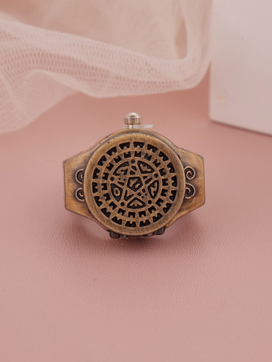 GC Jewelery Women Heart & Star Motif Rotating Analogue Ring Watch