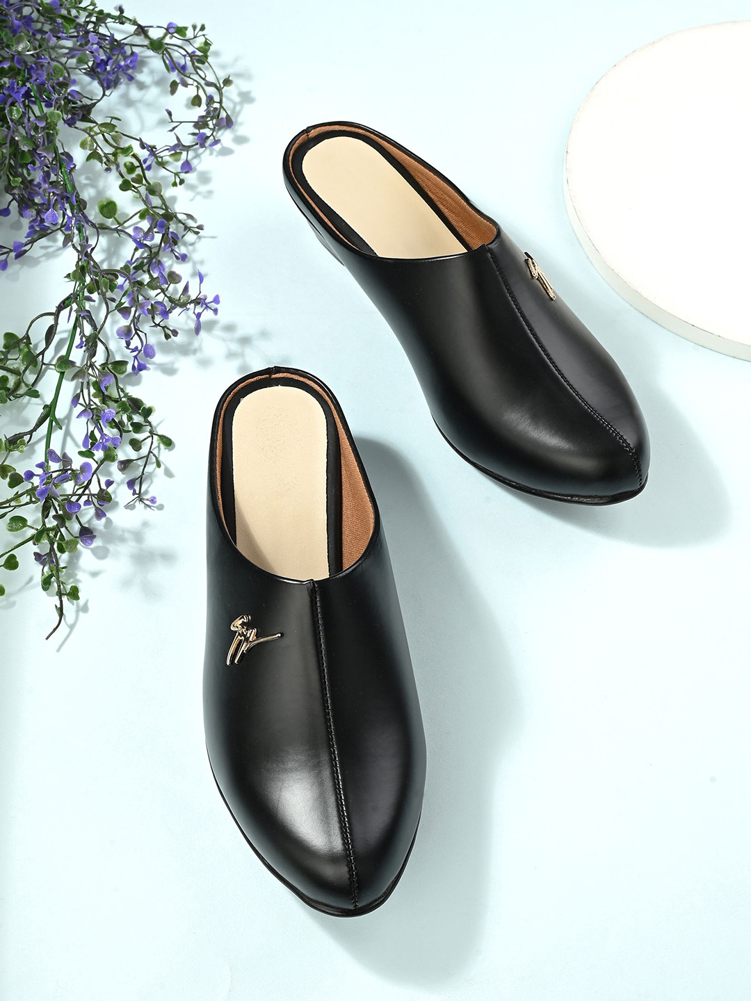 FOOTLOOSE Women Mules Flats