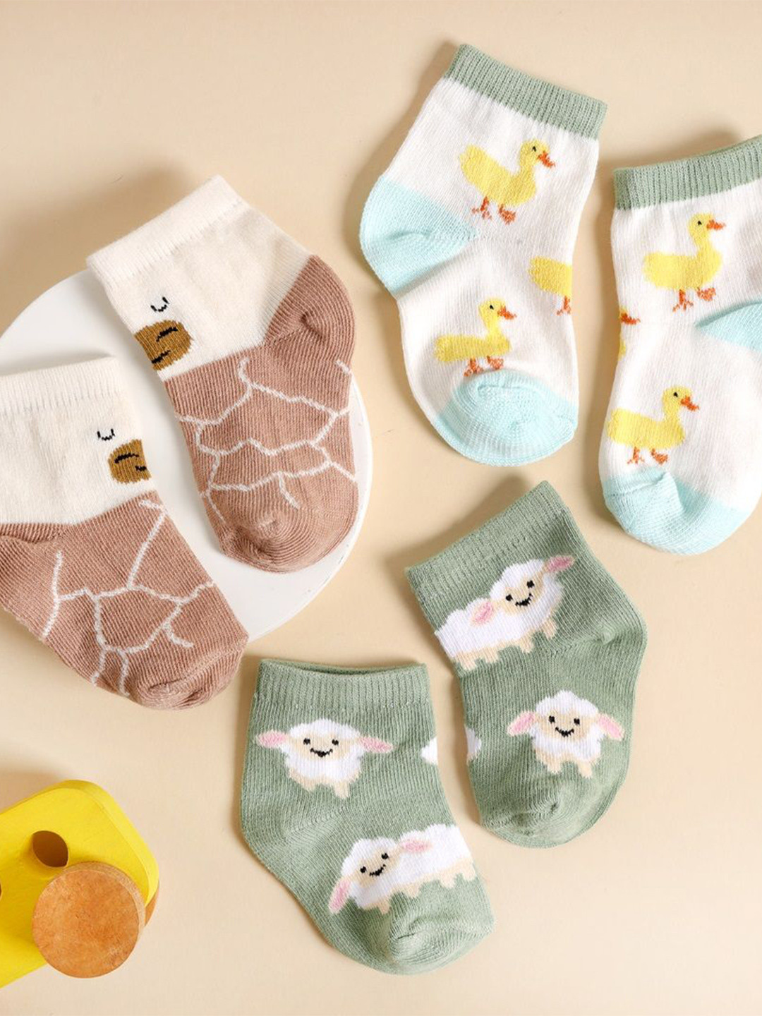 KICKS & CRAWL Infants Pack Of 3 Patterned Anti-Skid Cotton Ankle Length Socks
