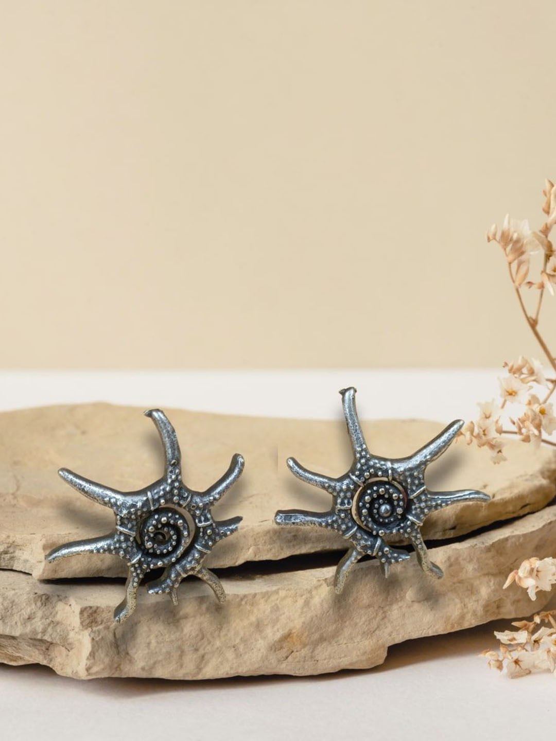 BLACKBOX Octopus Shaped Oxidized Studs
