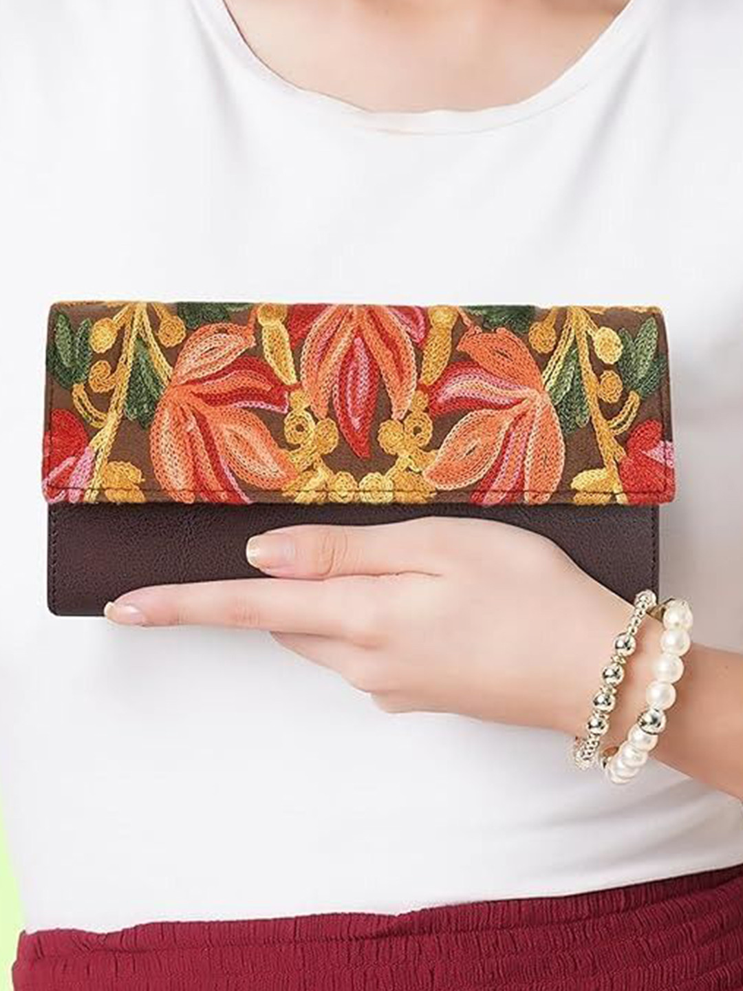 EVEDA Women Floral Embroidered Envelope Wallet