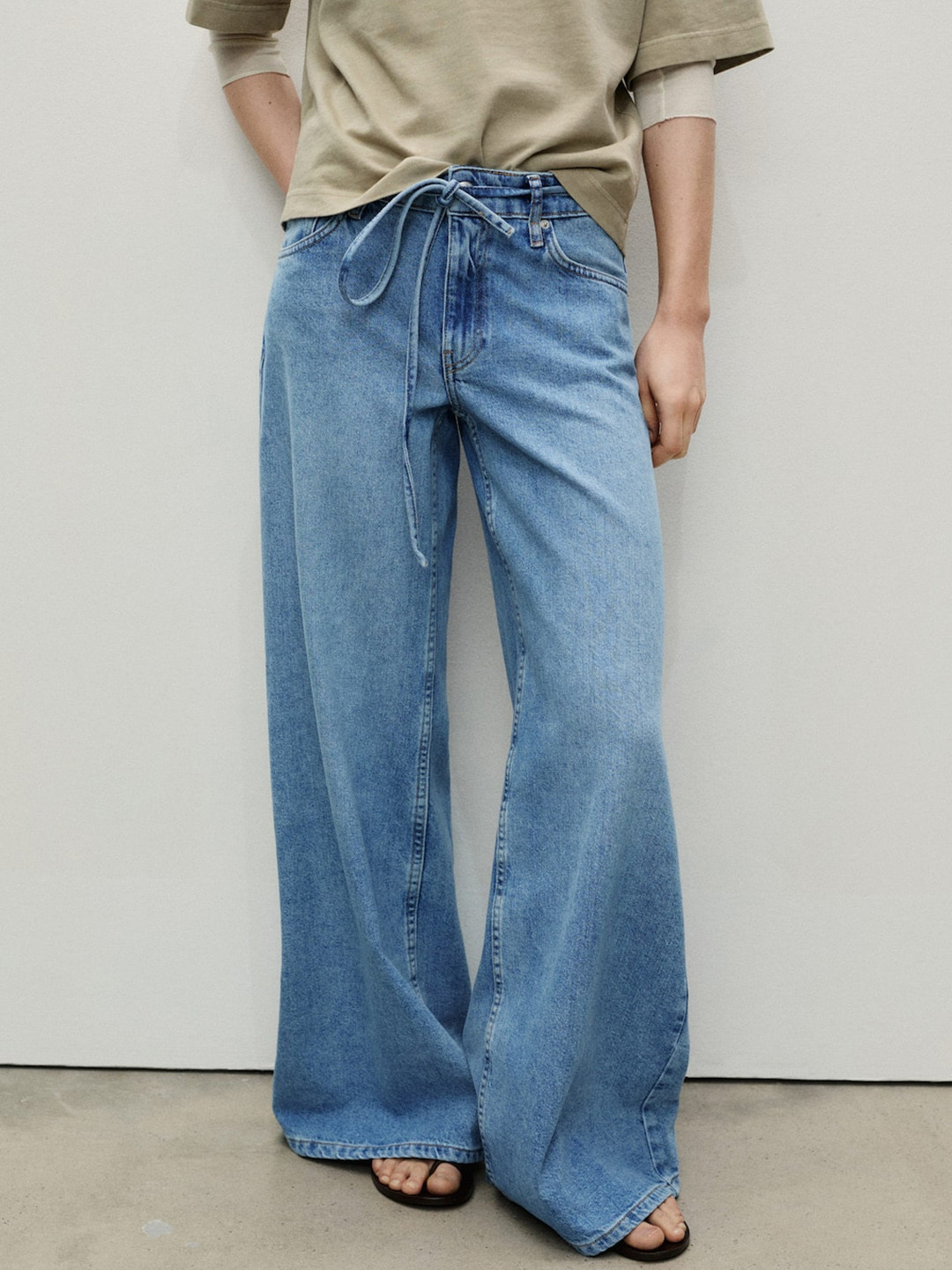 MANGO Women Wide Leg Low-Rise Jeans With a Belt