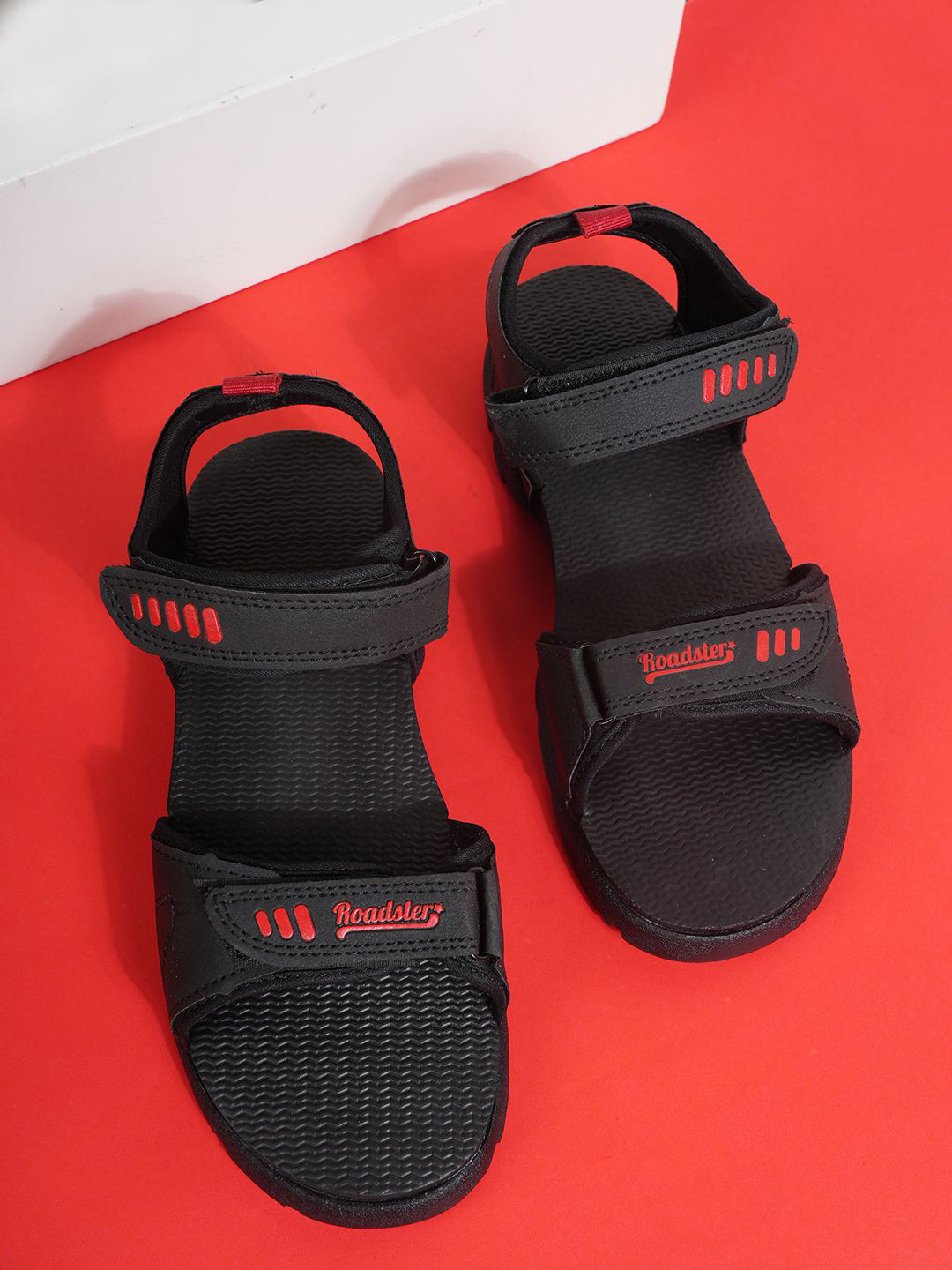 The Roadster Lifestyle Co Men Sports Sandals With Velcro
