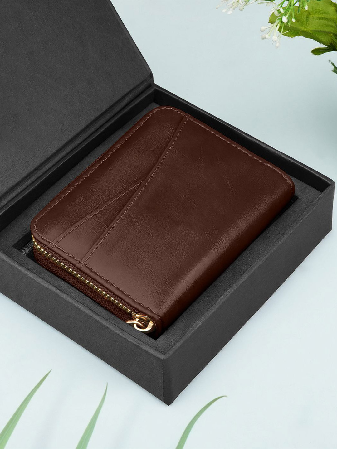The Wallet Store Men Leather Curve Craft Zipper Wallet Cardholder