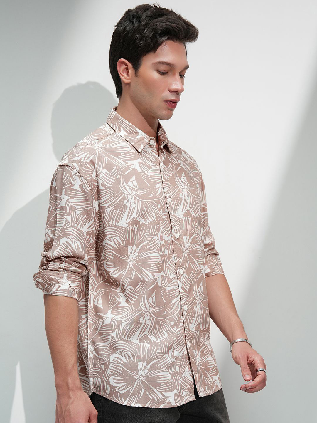 HIGHLANDER Men Comfort Relaxed Fit Floral Printed Spread Collar Casual Shirt