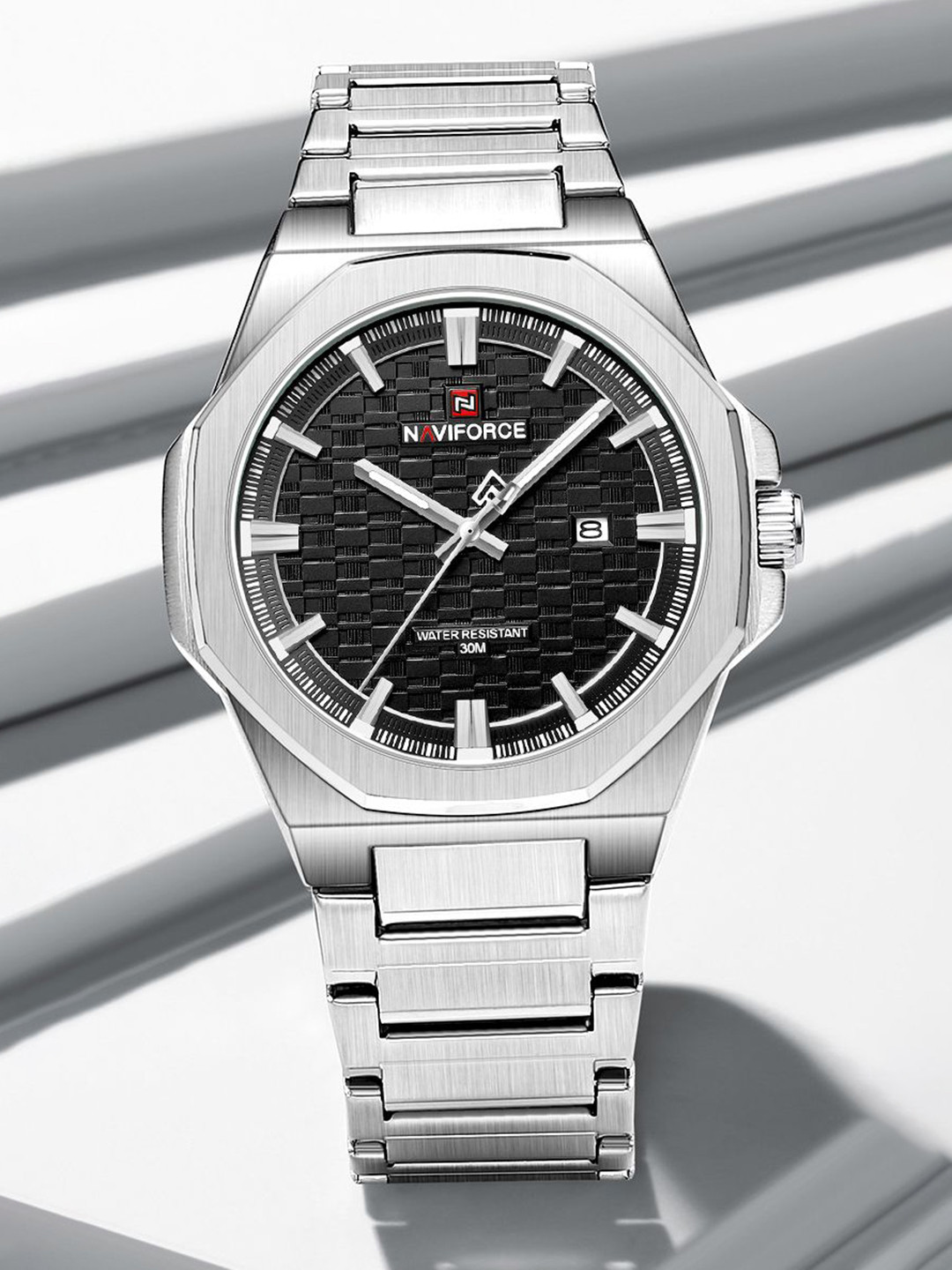 Naviforce Men Textured Dial & Reset Time Analogue Date Aperture Watch NF9245 S B S