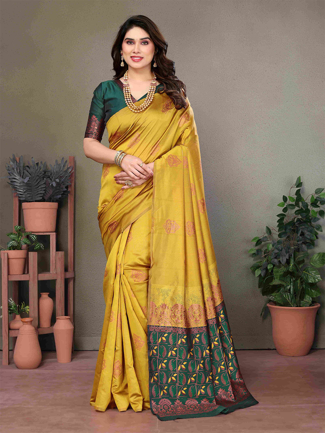 CATCHY FOREVER Woven Design Banarasi Saree With Unstitched Blouse Piece