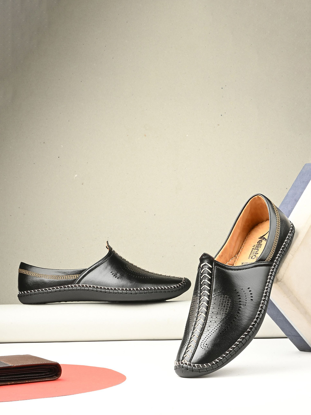 Vellinto Men Perforations Mojaris