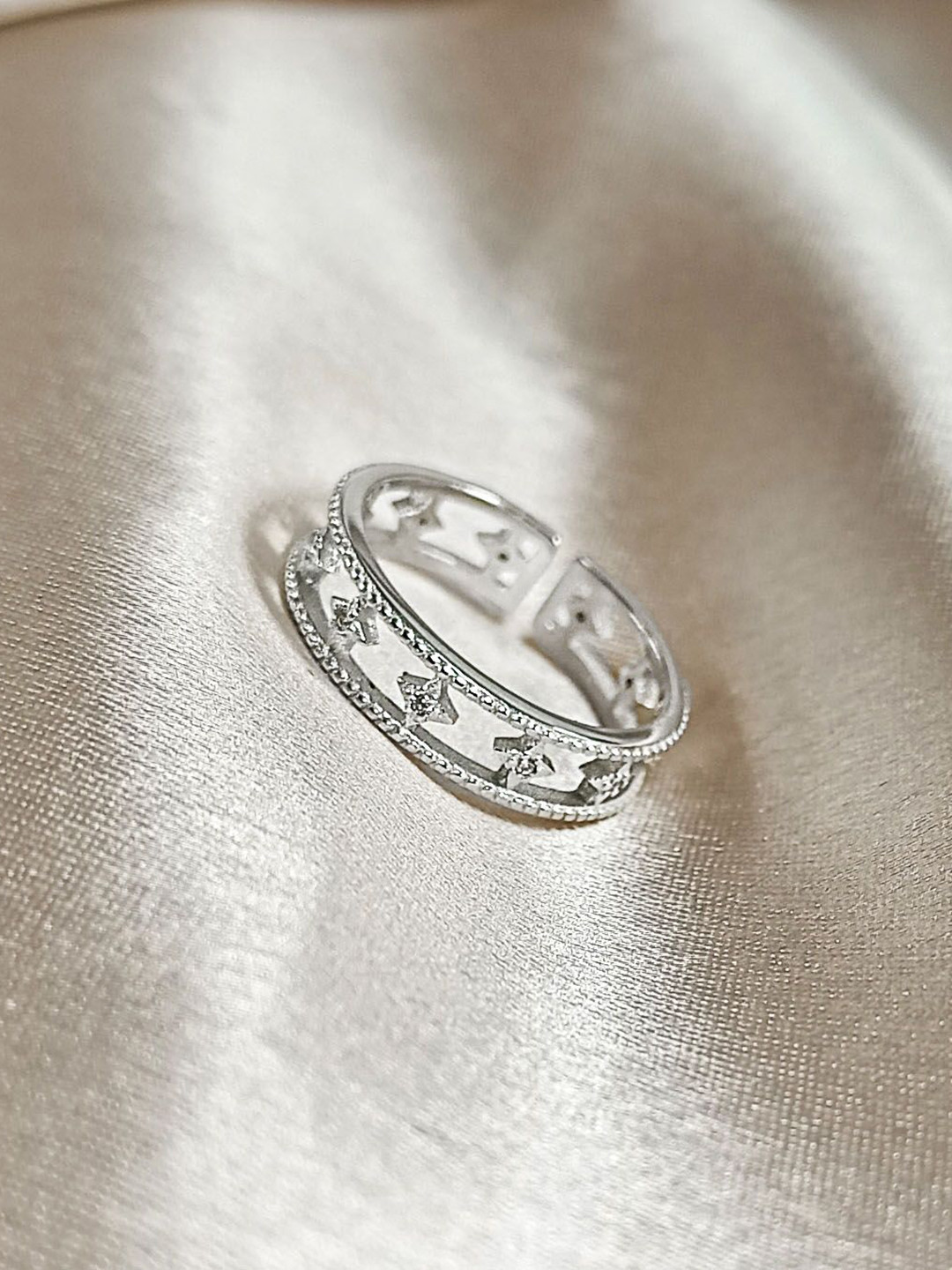 INARI SHINES Women 925 Silver Rhodium-Plated CZ Studded Adjustable Star Burst Finger Ring