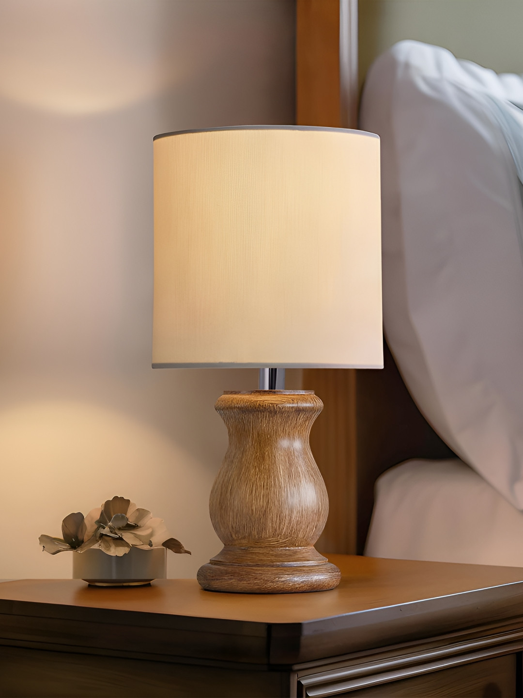 Decorcity Beige Wooden Traditional Spherical Table Lamp with Bulb