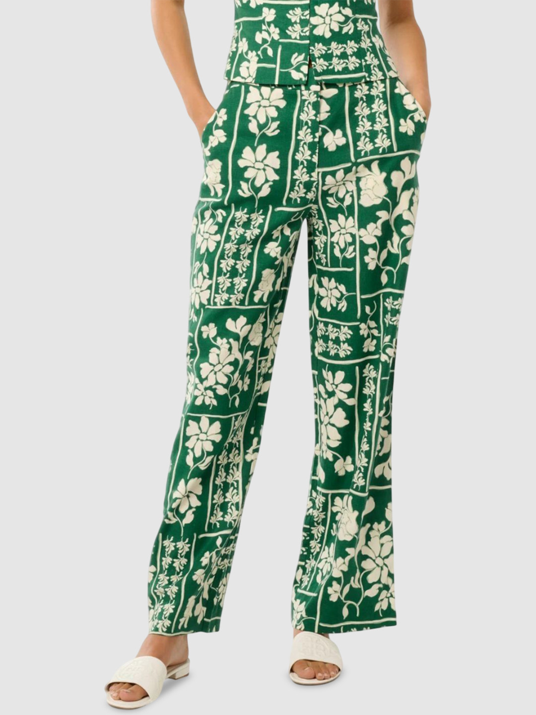 Forever New Women Floral Printed Straight Fit High-Rise Regular Trousers