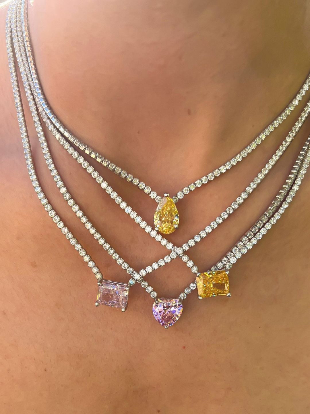 ShopSiiri Bling Babe Tennis Chain Yellow Rectangle pendant with CZ Rhinestones