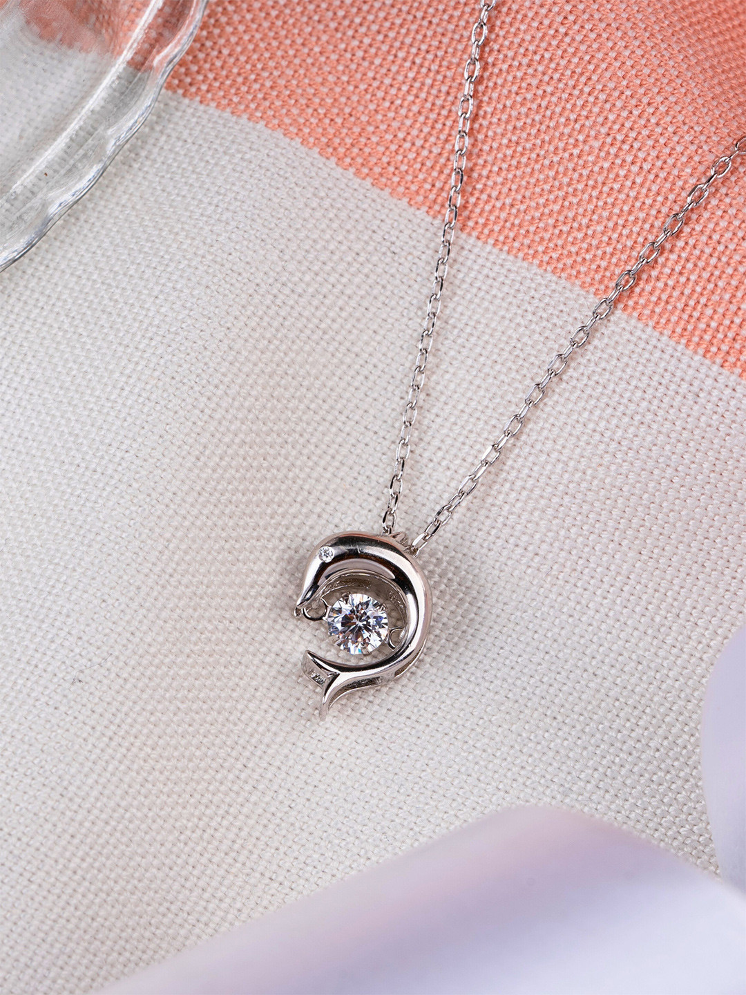 GLYTERS 925 Sterling Silver Rhodium-Plated CZ-Stone Studded Dolphin Glint Pendant Chain