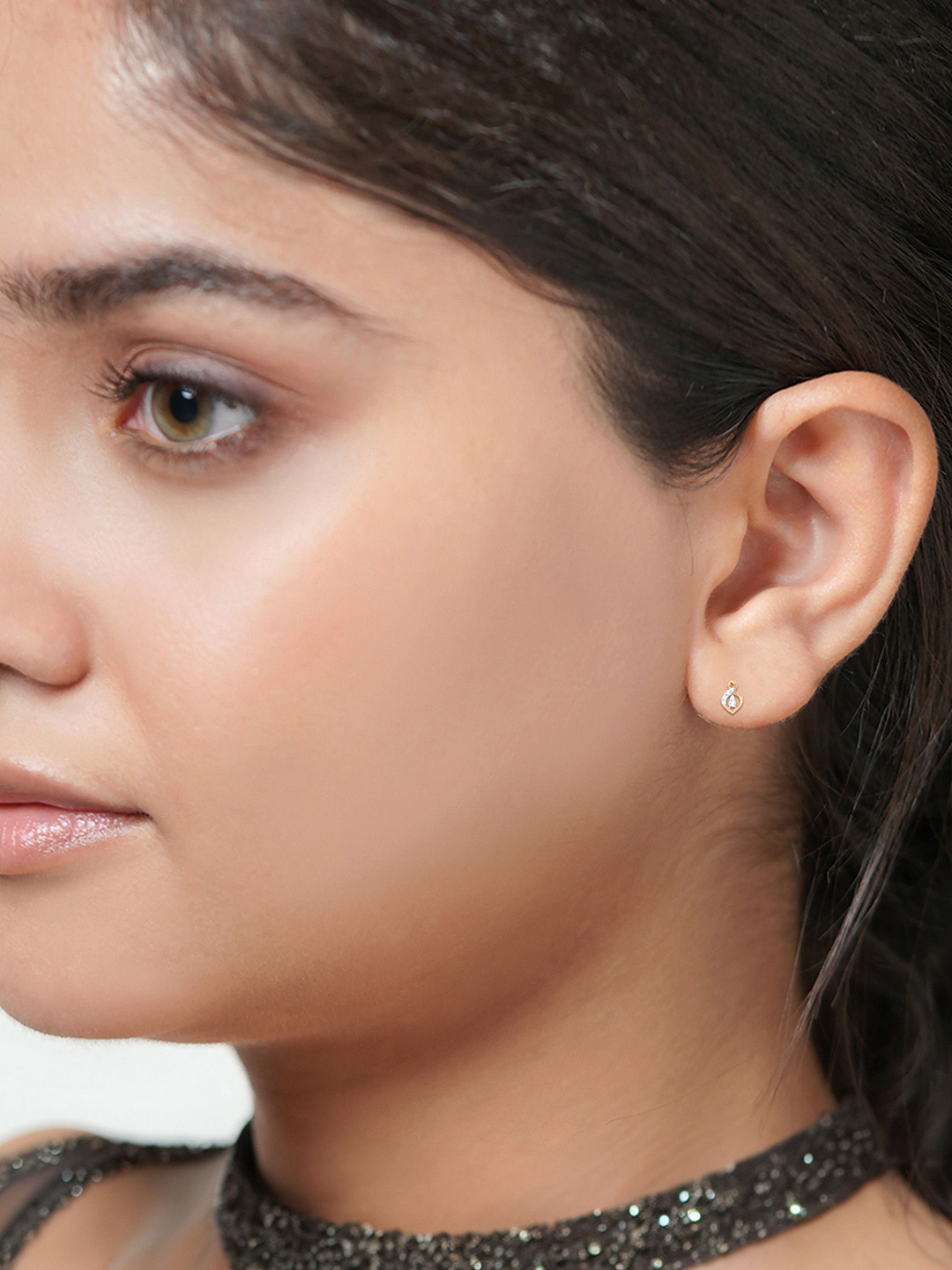 BHIMA 18K BIS Hallmark 750 Purity Crystal Grace Diamond Earring