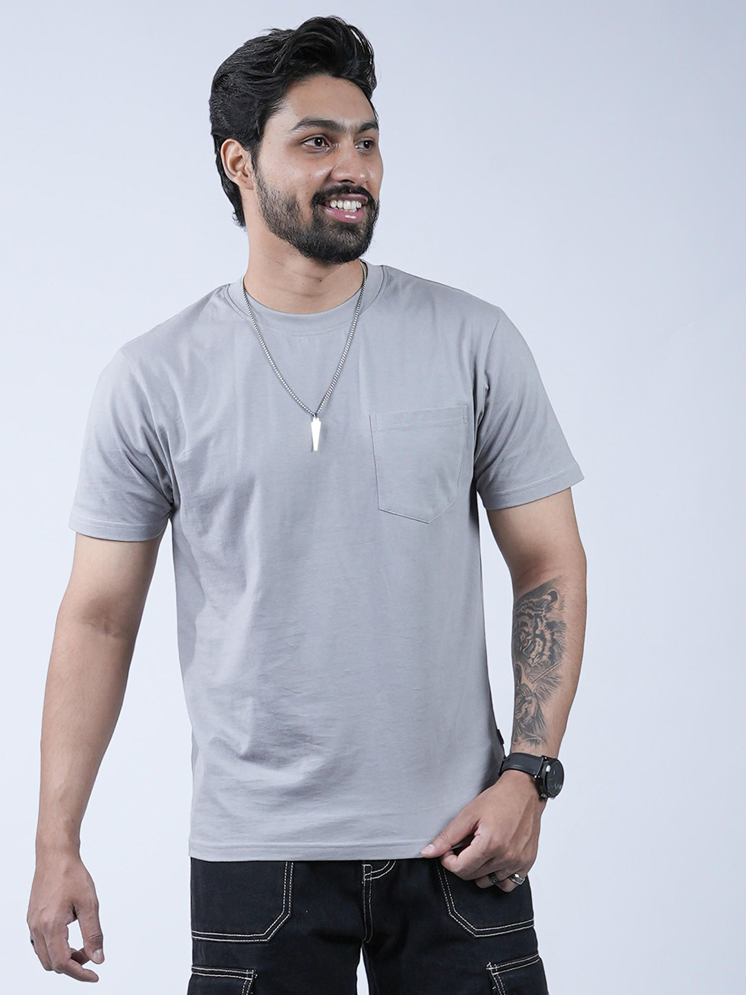 TONES Men Cotton Pockets T-shirt