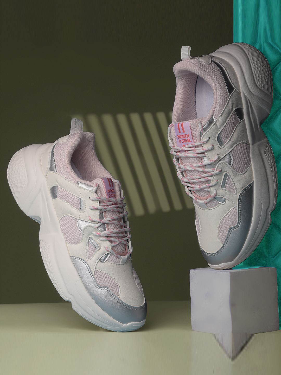 North Star Women Flatforms