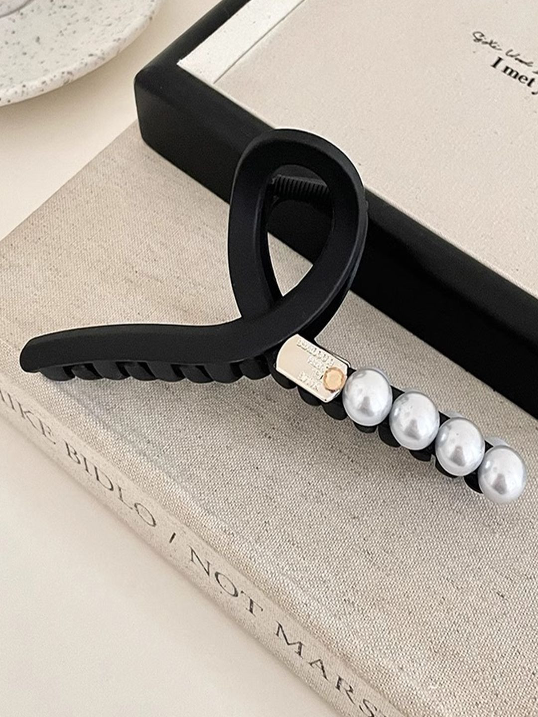 LYKAA Set of 1 Black Pearl Big Hair Clutcher Claw Clip