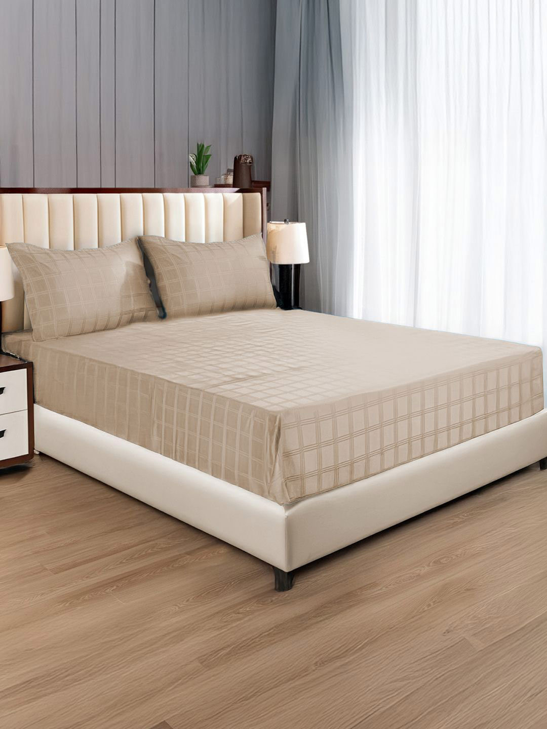 URBAN SPACE Beige & White Geometric Cotton 300 TC King Bedsheet Set-2.74 cm x 2.74 cm