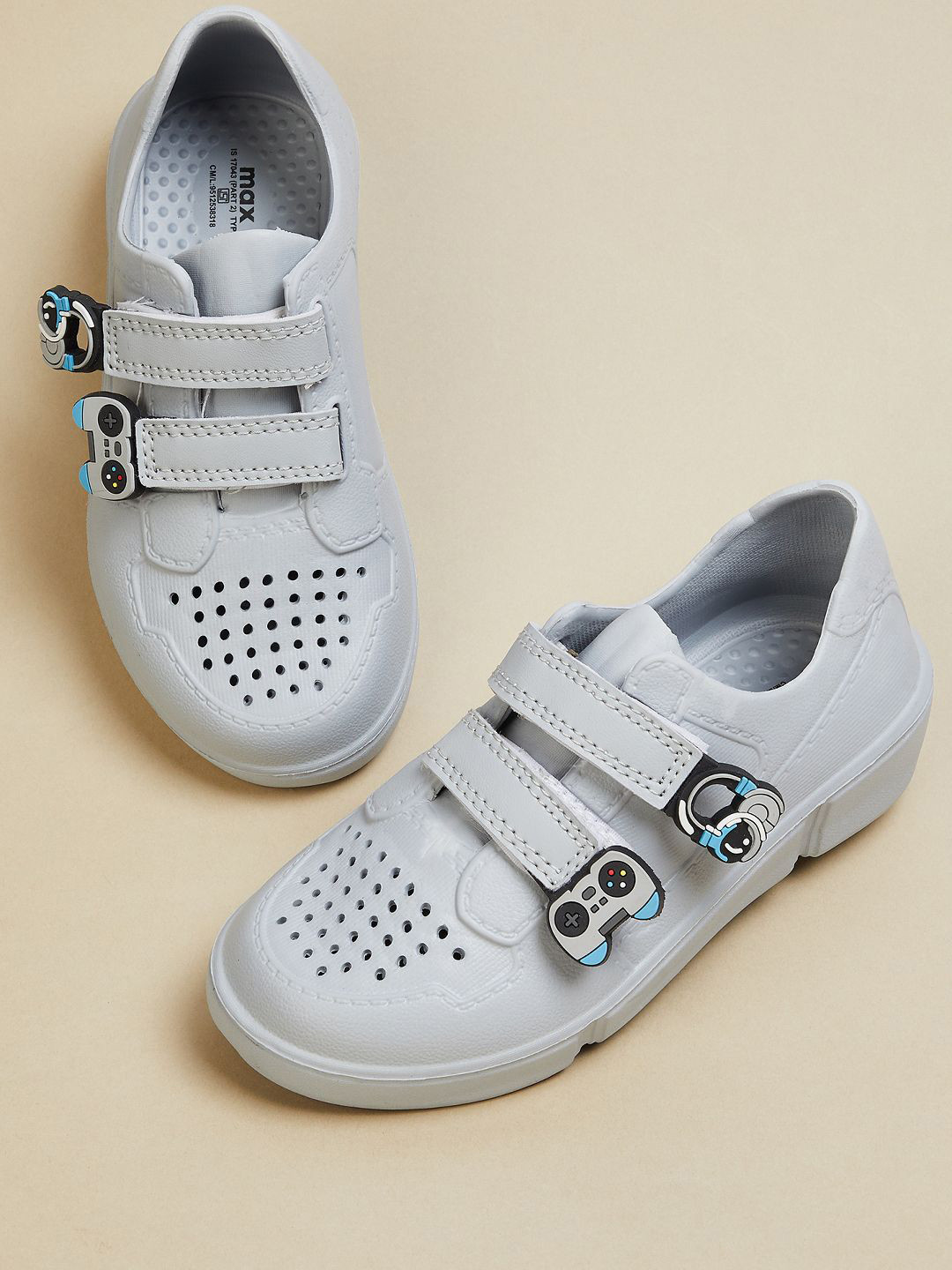 max Boys Perforations Monks