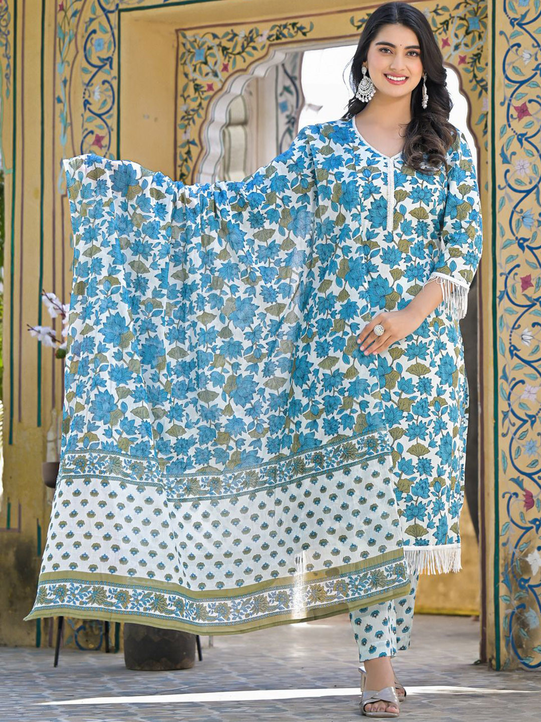 Pink Galaxy Women Floral Printed Regular Pure Cotton Trousers & Dupatta Kurta Sets