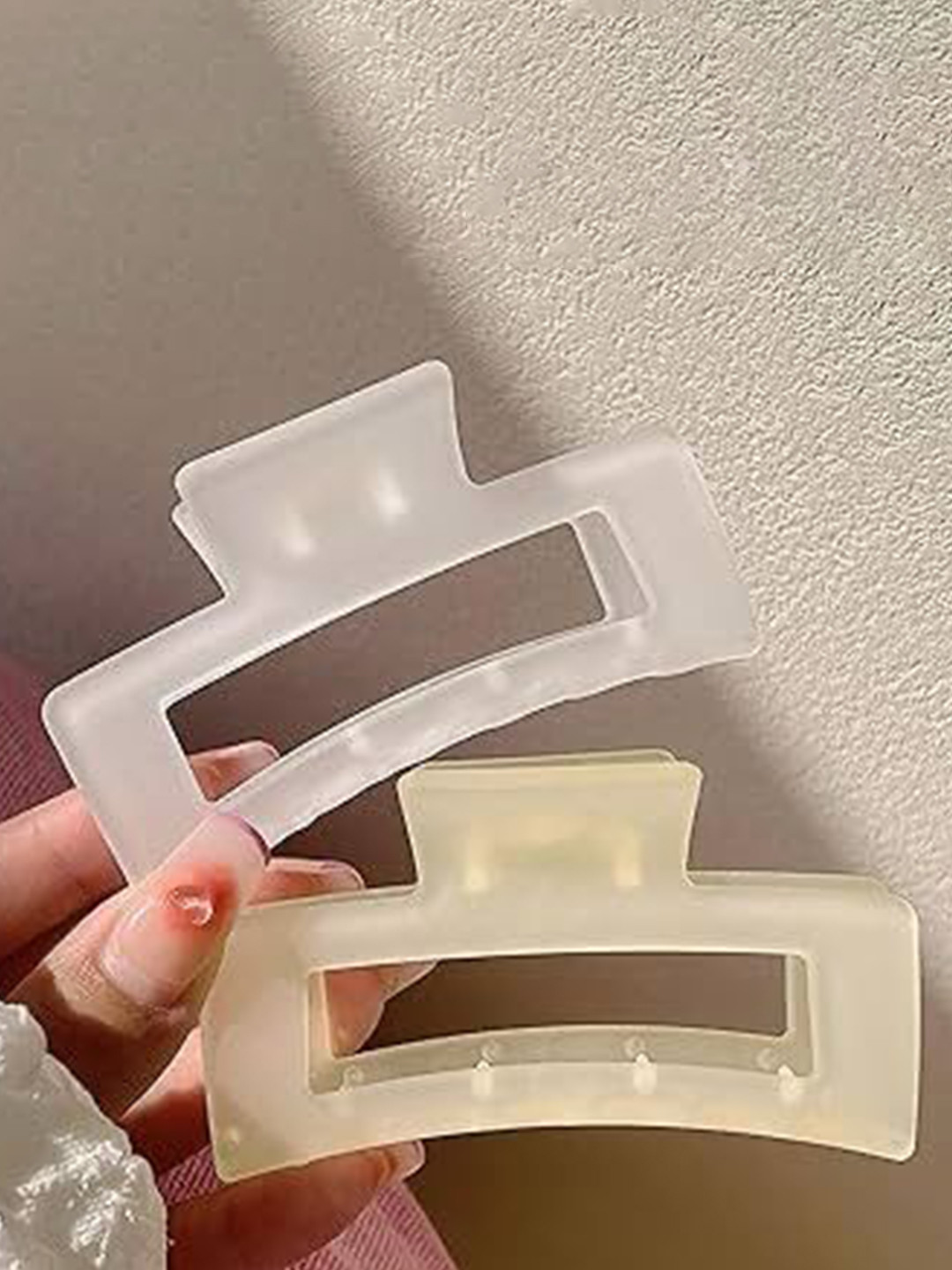 Radhya Accessories Women Icey 8.5 Cm Matte finish Hair Claws Pack of 2