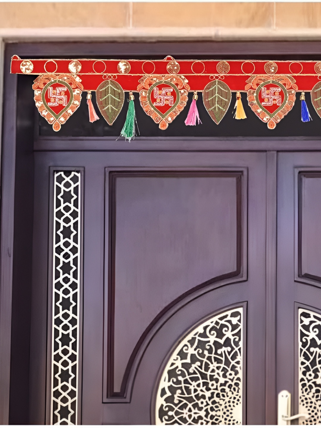 Aura Red & Green Textured Wall Decor Toran