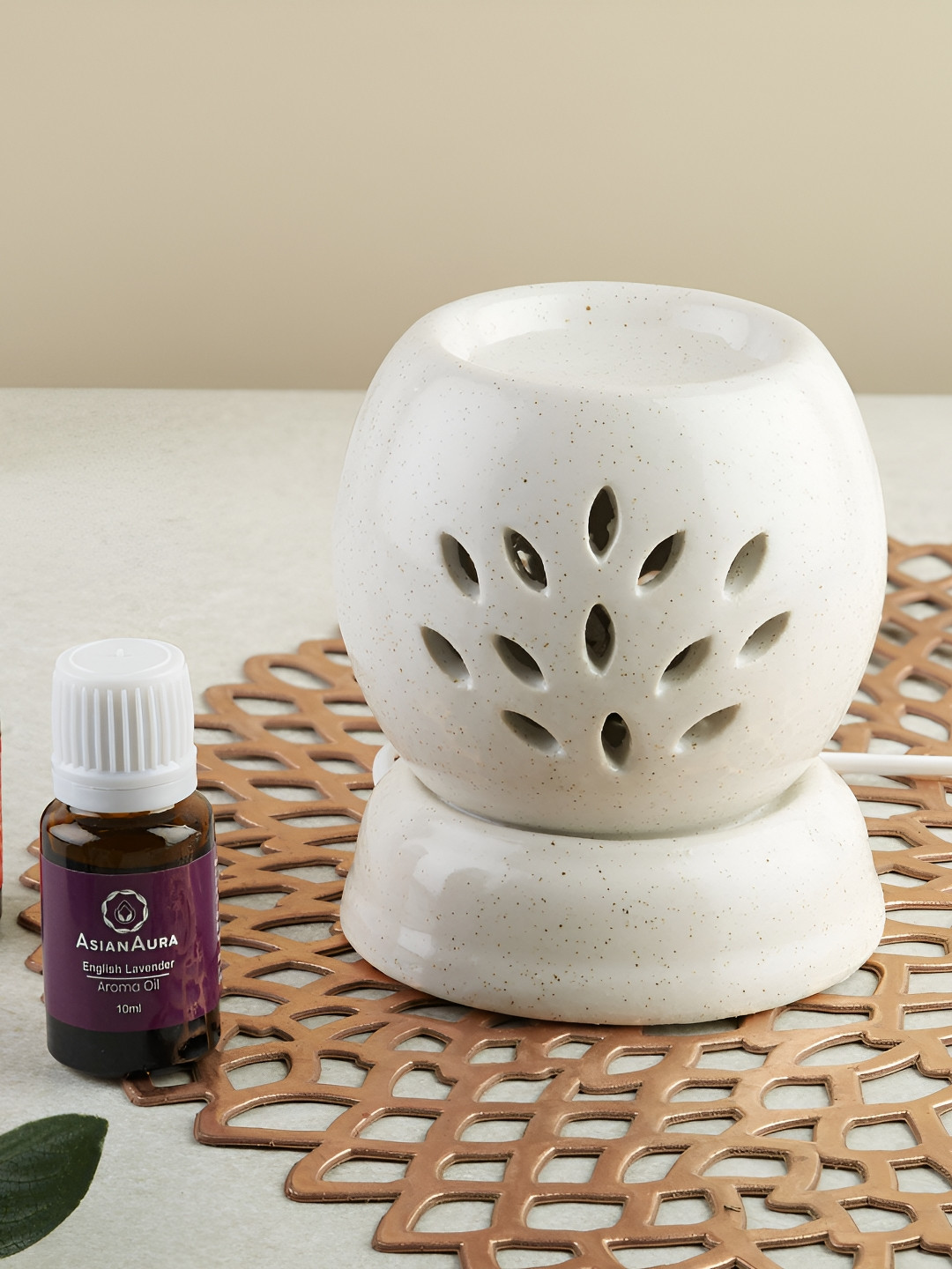 Asian Aura White Electric Diffuser with Lavender & Rosy Romance Aroma Oils