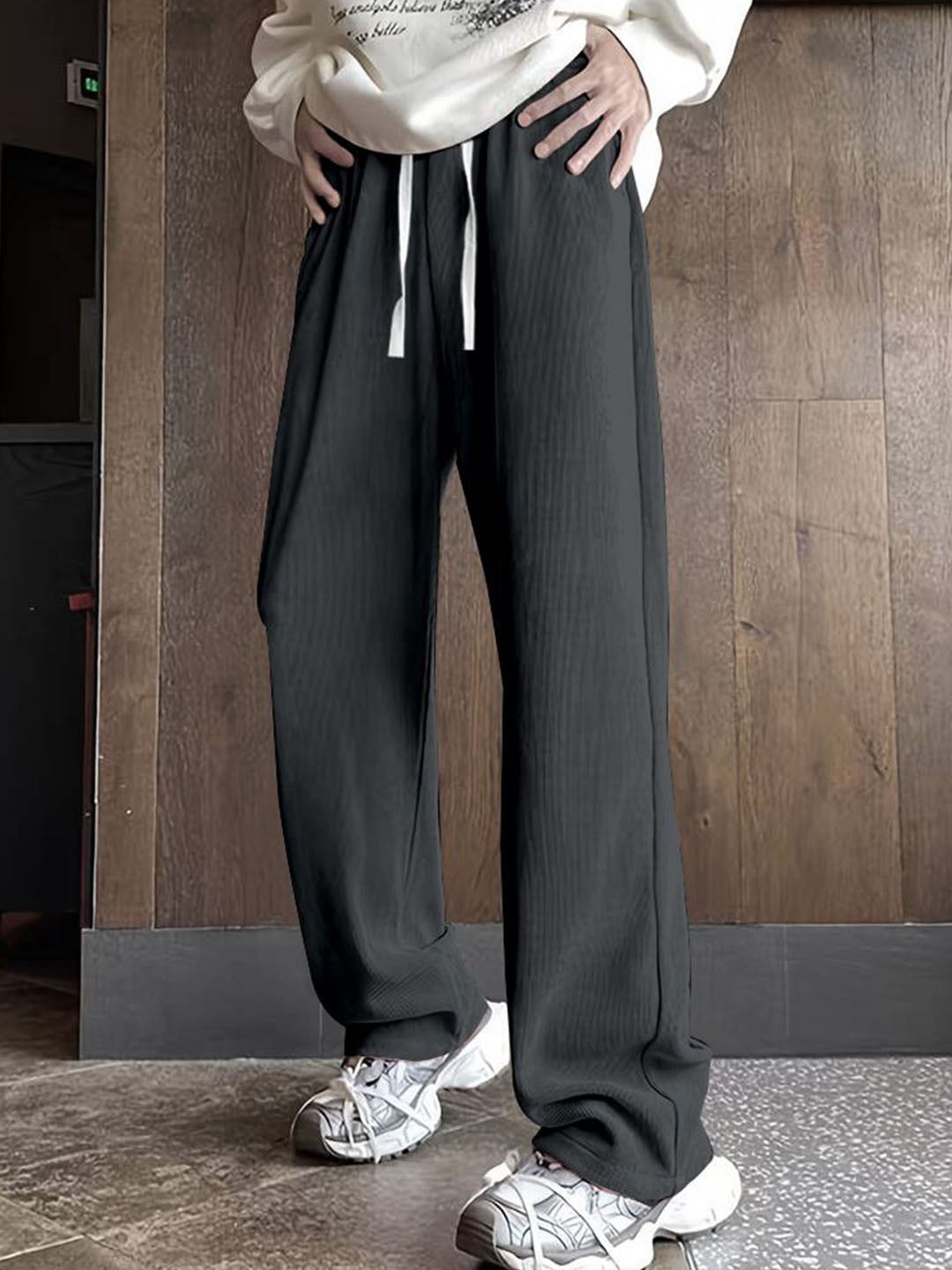 RAJOVATI Men Loose Fit Mid-Rise Regular Trousers