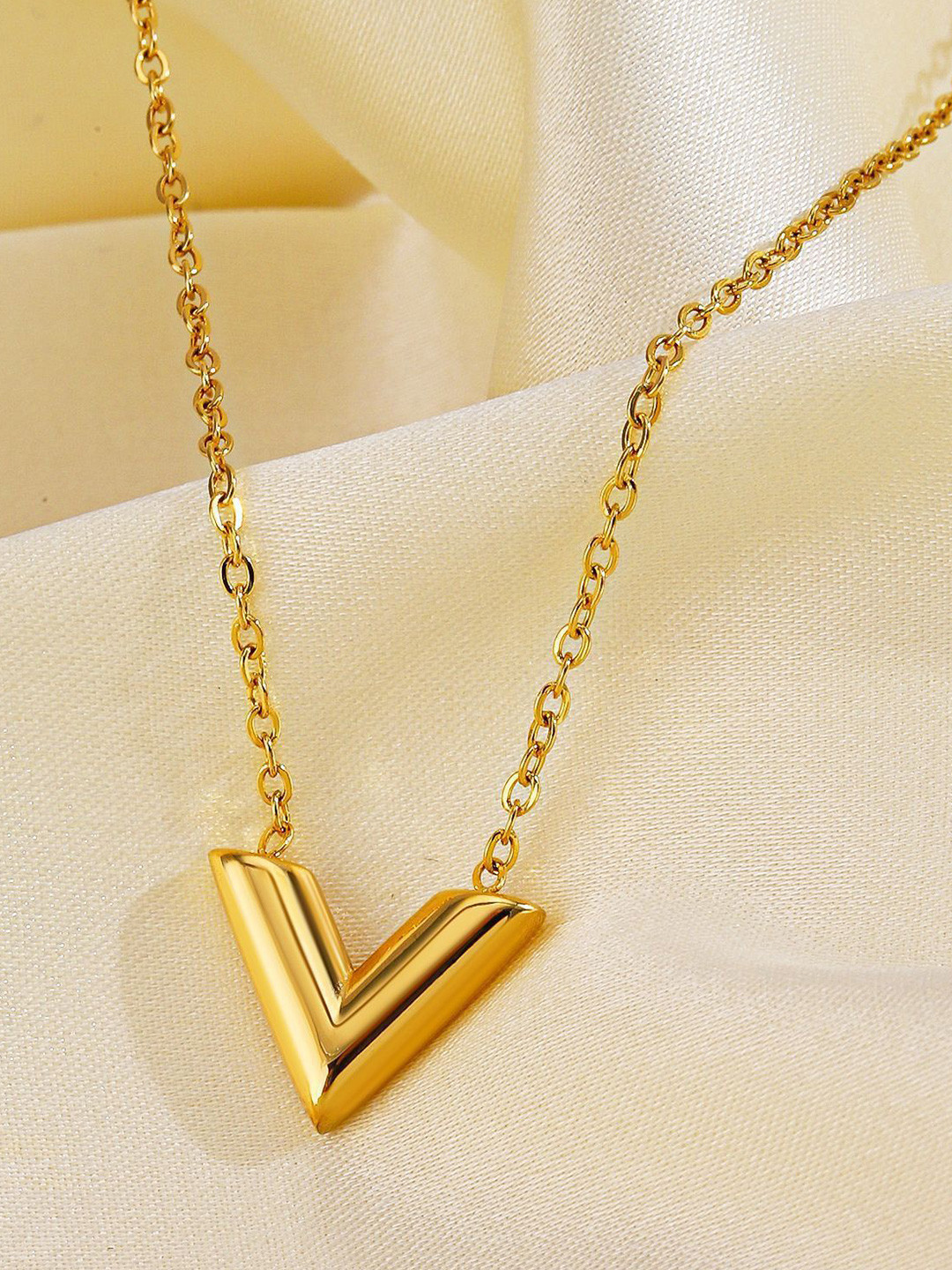 Aiza 18KT Gold Plated Versatile V Necklace