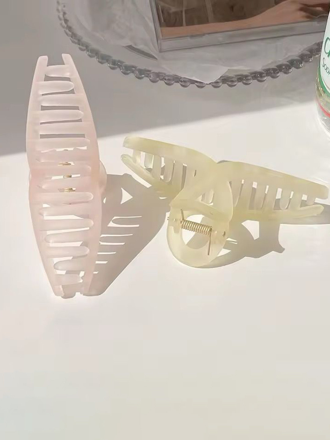 Radhya Accessories Women Pack of 2 Icey Matte finish Hair Claws