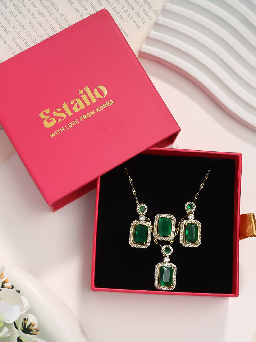 Estailo fashion Gold-Plated Artificial Stones Studded Jewellery Set