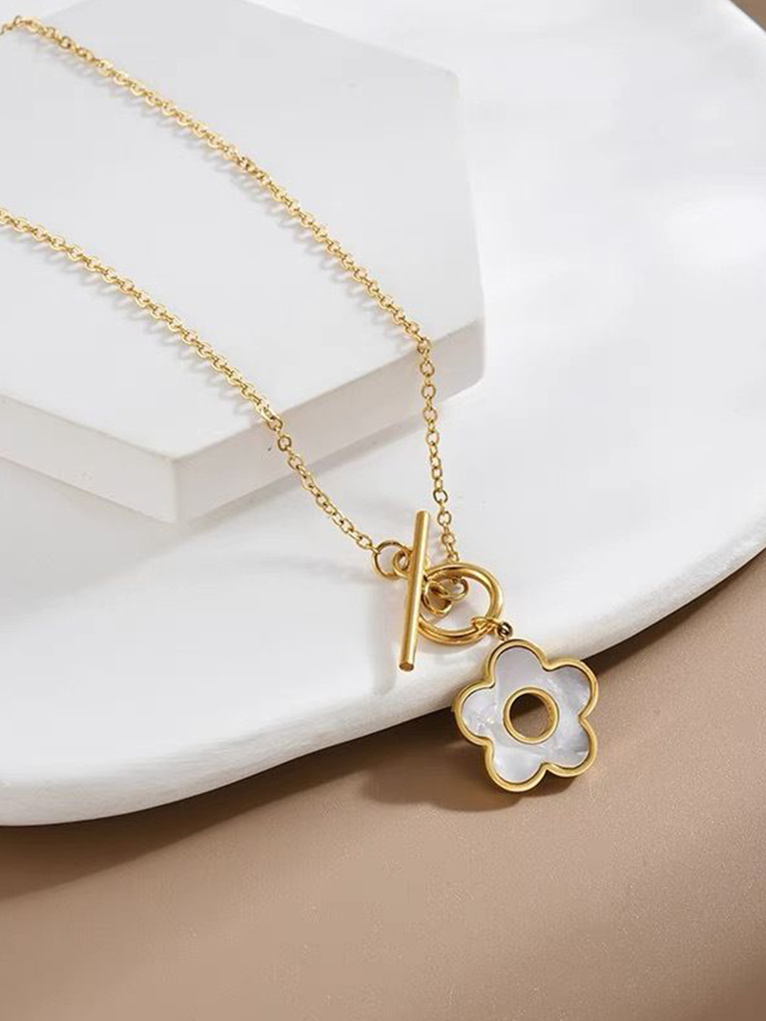 Aiza 18KT Gold Plated Mother of Pearl Bloom Necklace