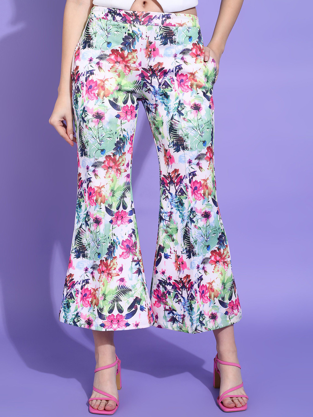 MISS HAUTE Women Floral Printed Mid-Rise Smart Cropped Trousers