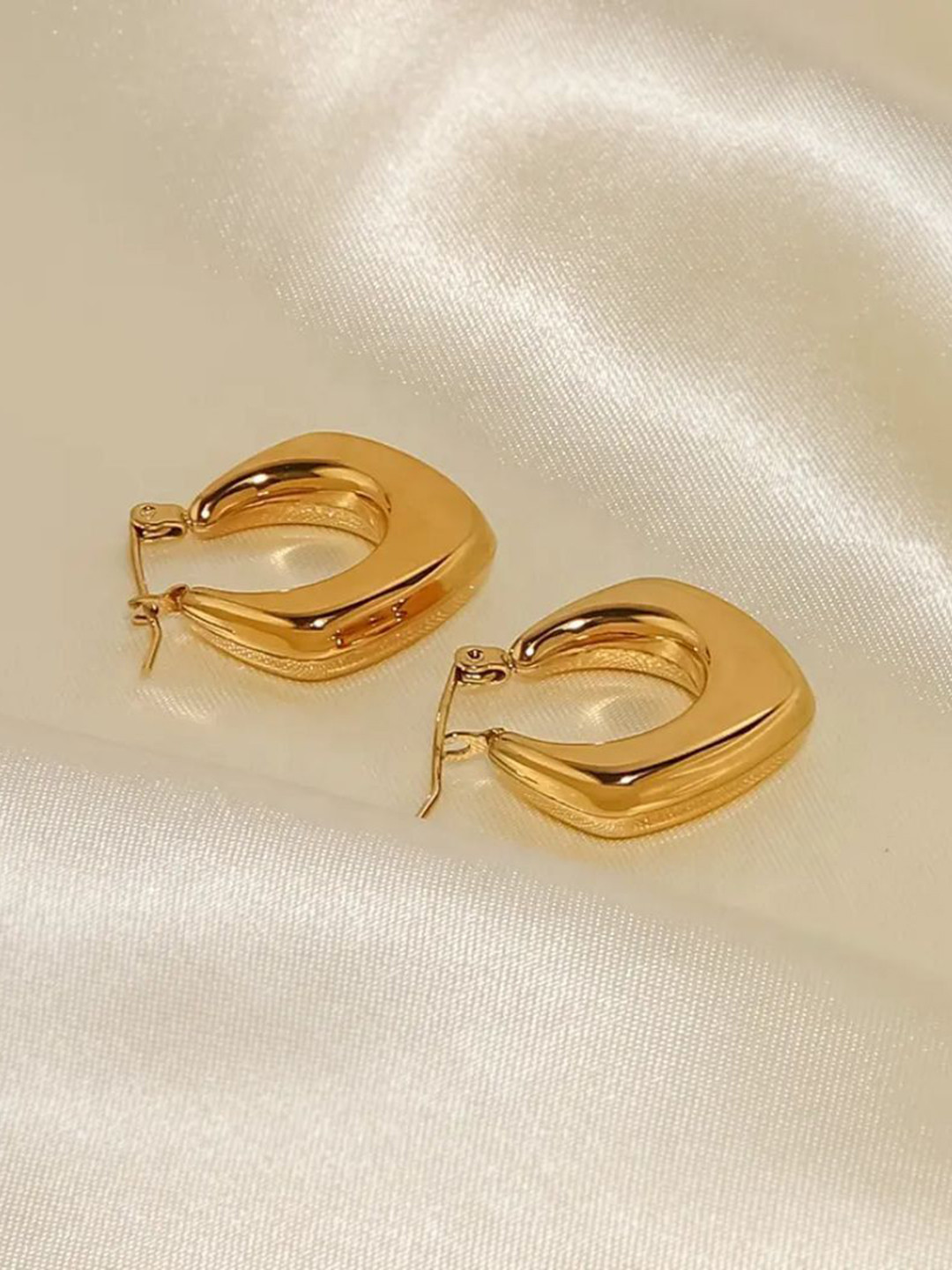 JEWILLEY Stainless Steel Gold-Plated Contemporary Shaped Anti Tarnish Hoop Earrings