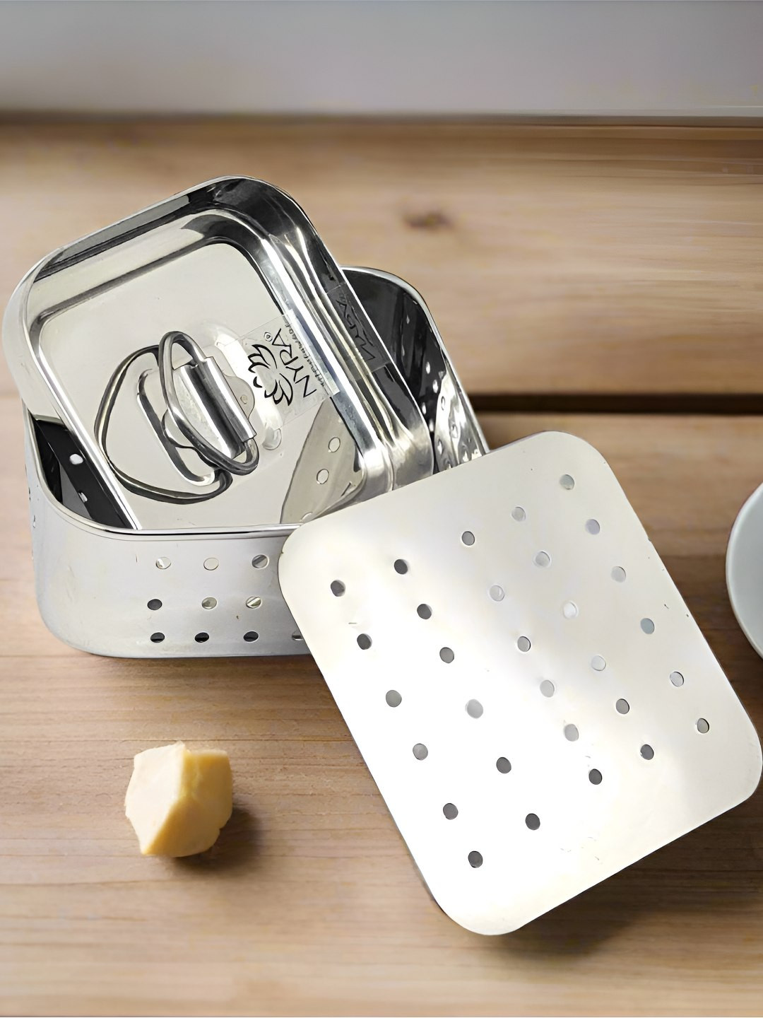 Nyra Kitchenware Steel Stainless Steel Square Medium Colander Strainer With Top Press Lid