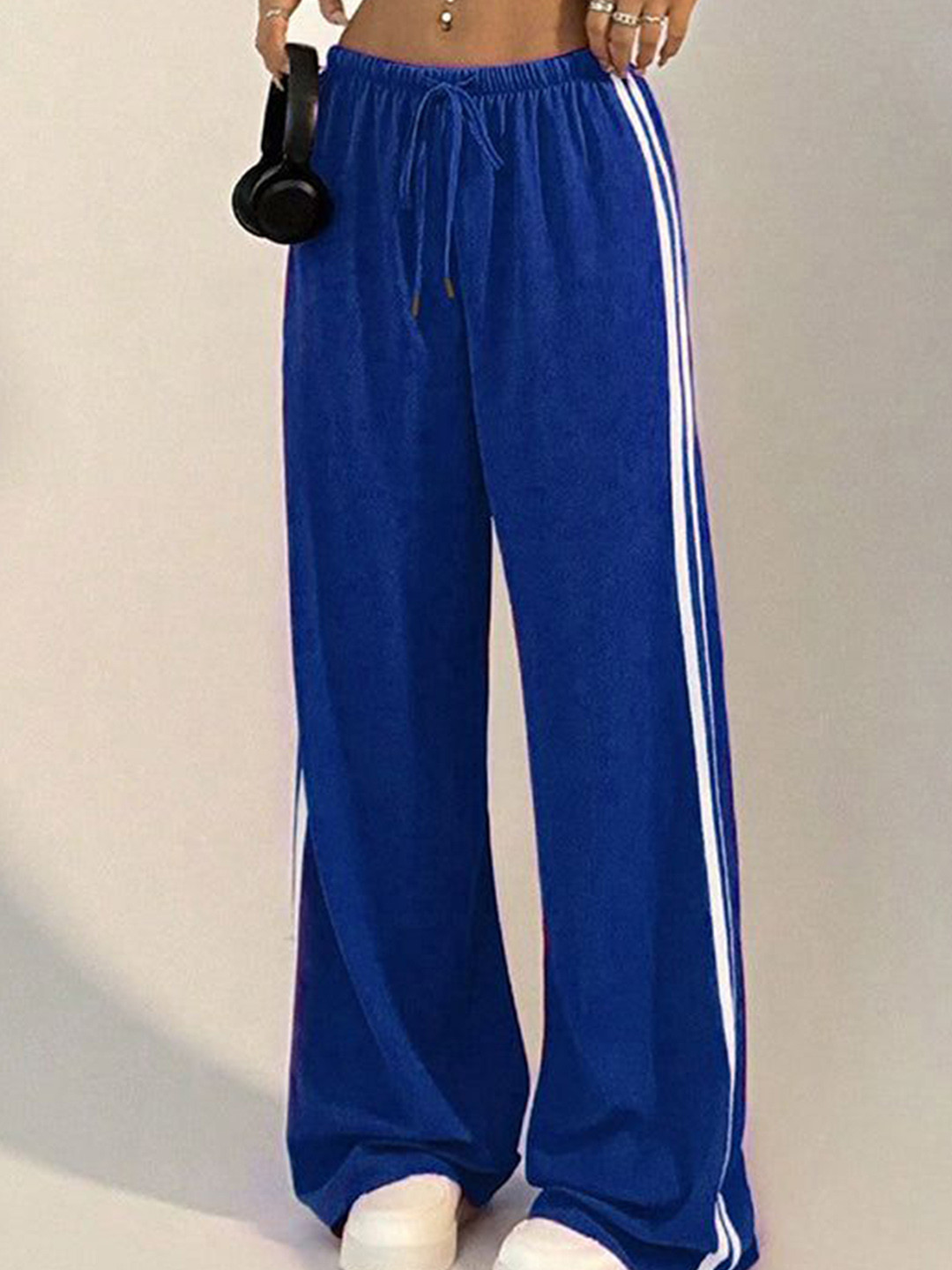 Outzidr Women Navy Blue Pull On Sweatpants