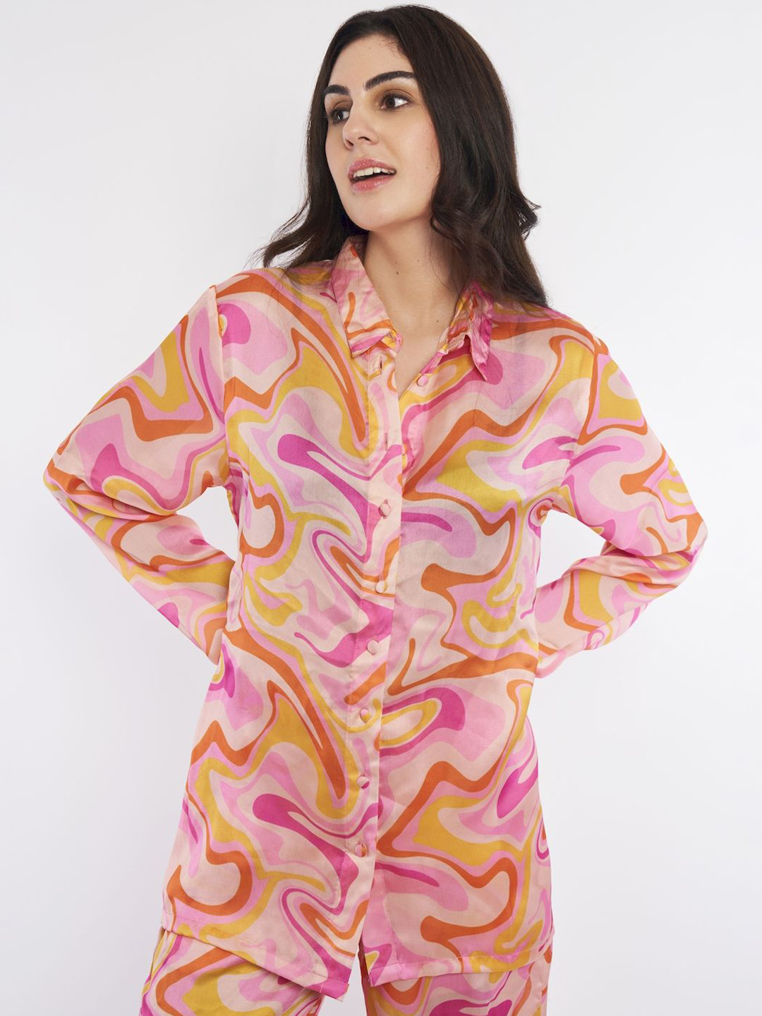 How When Wear Women Abstract Printed Spread Collar Casual Shirt