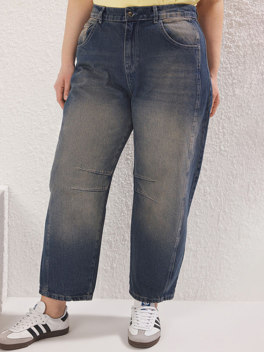 Trendyol Women Regular Fit Mid-Rise Heavy Fade Jeans