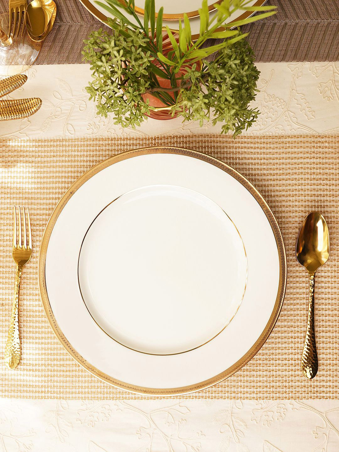 Pure Home and Living White 2 Pieces Gold Rim Glossy Ceramic Dinner Plates