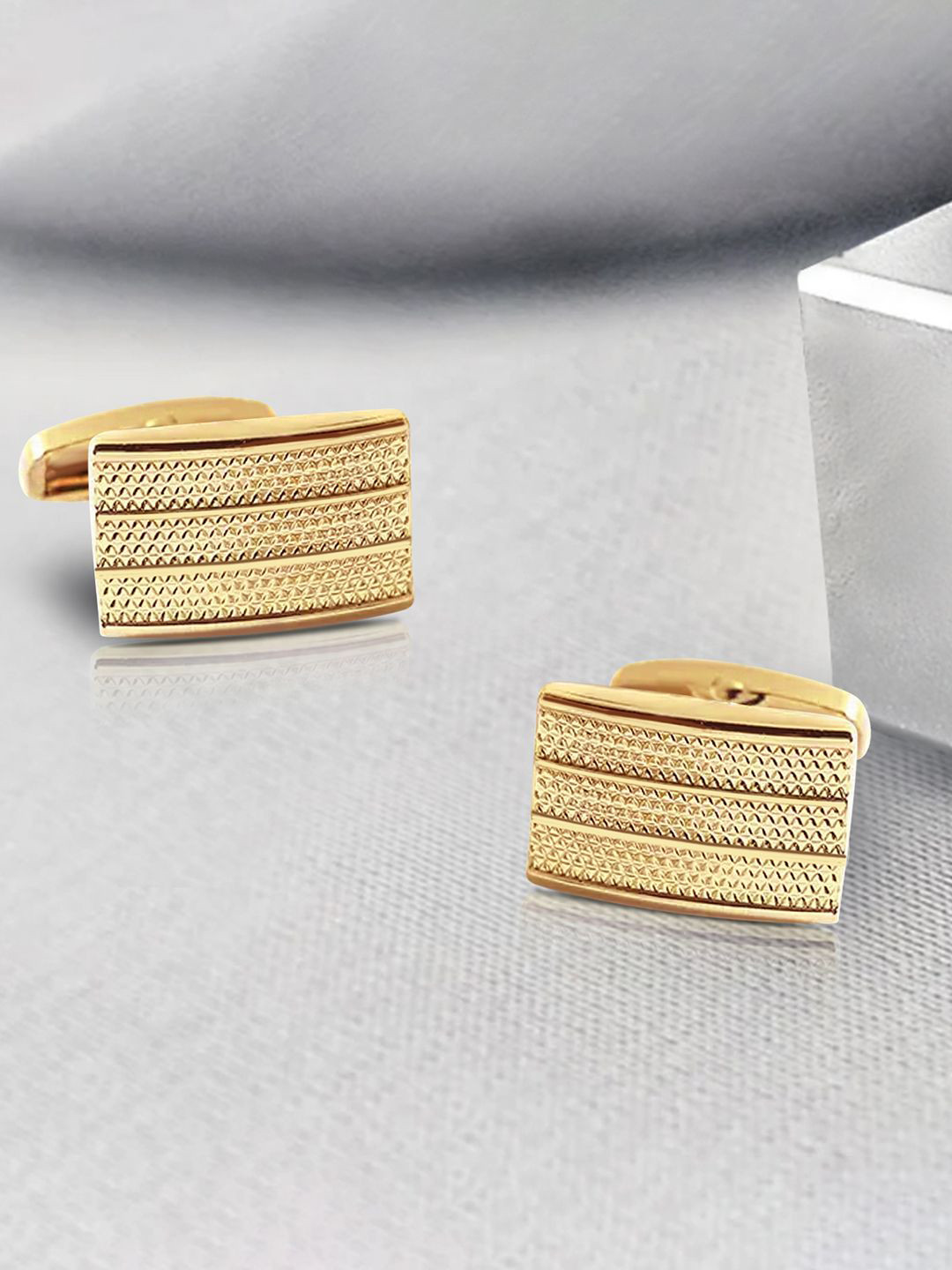 Peora Cufflink