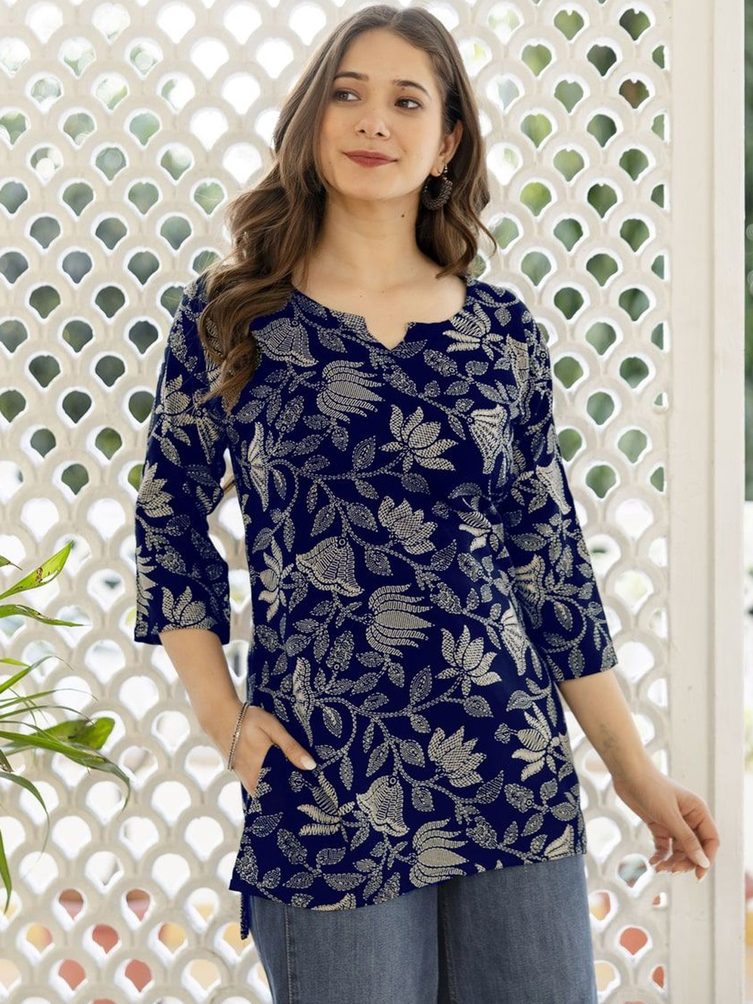 PURSHOTTAM WALA Floral Woven Design Kurti