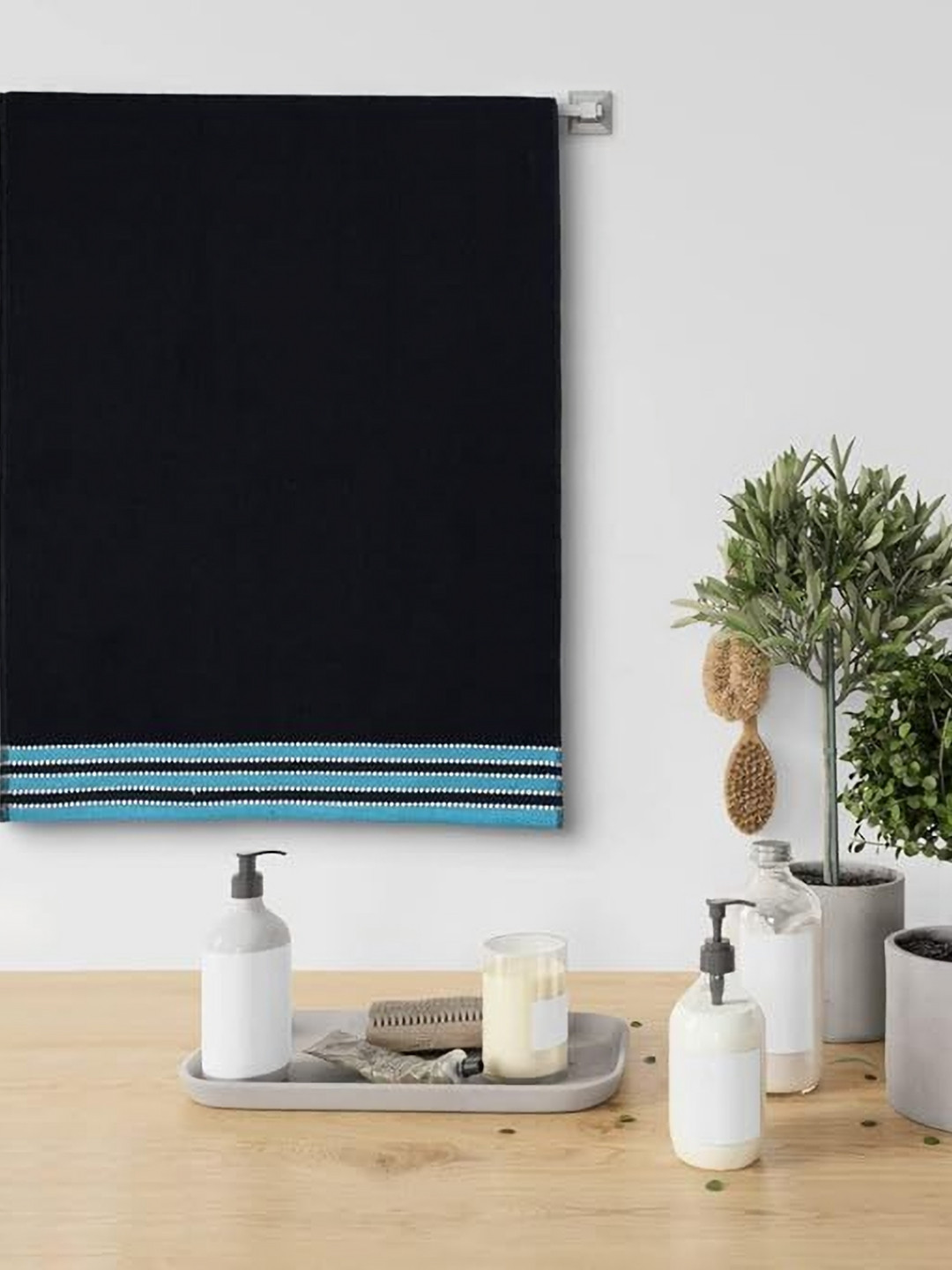 METRO LIVING Navy Blue & Blue Cotton 400 GSM Bath Towel