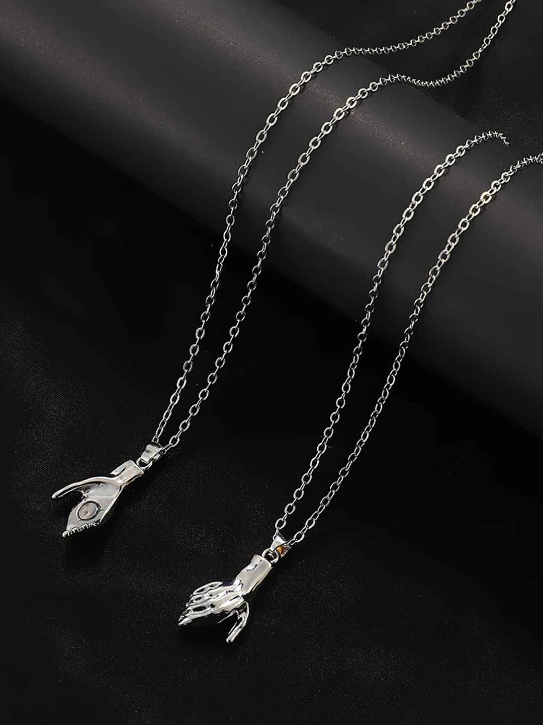 Peora Set Of 2 Silver-Plated Contemporary Holding Hand Promise Couple Pendant With Chain
