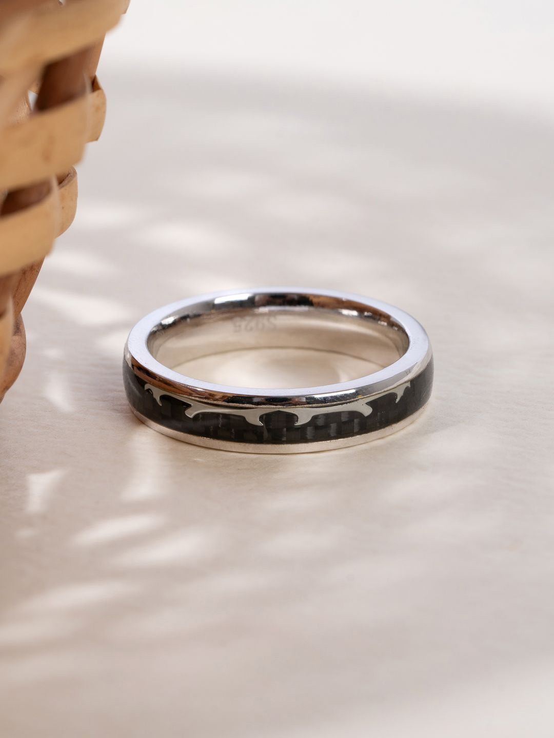 GLYTERS 925 Sterling Silver Shadowforge Carbon Finger Ring