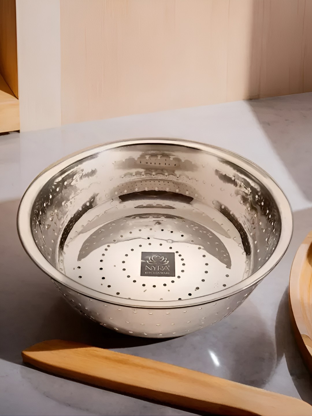 Nyra Kitchenware Steel Stainless Steel Medium Colander Strainer