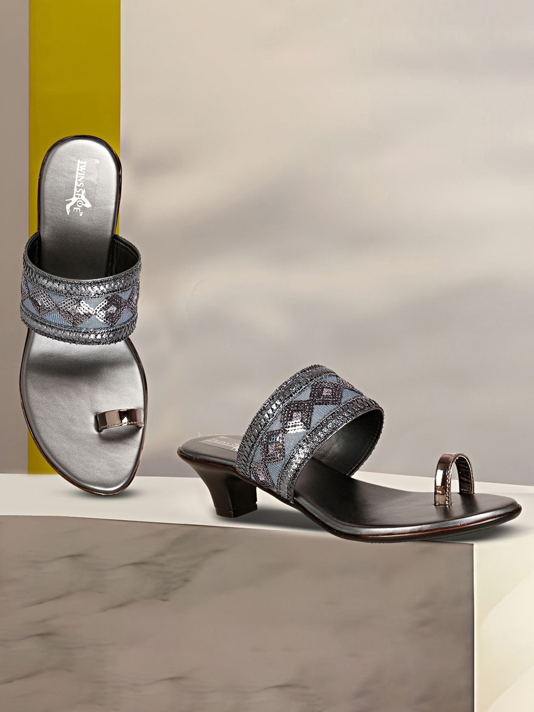 TWINSSHOE Block Heeled Sandals